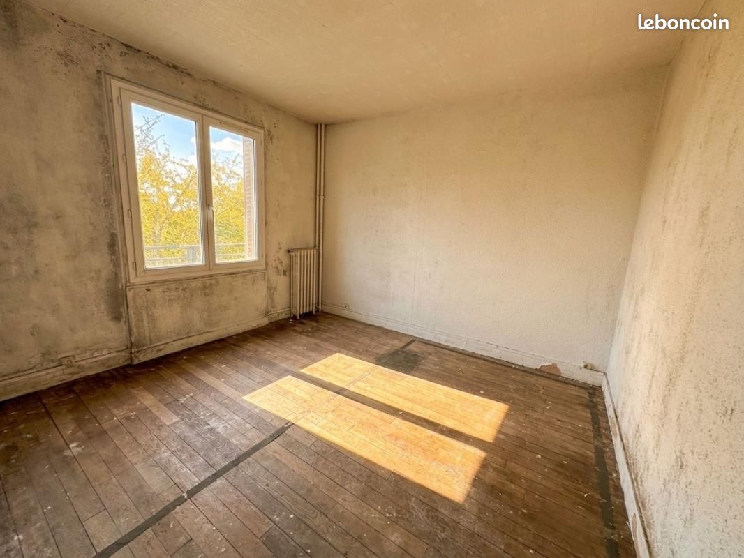 Appartement 2 pièces 32 m² · à Ris-Orangis · 32 m² · 49 000 €