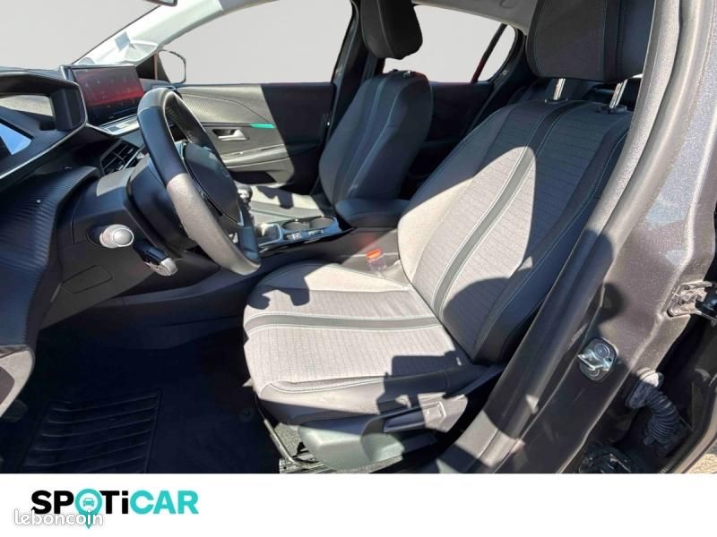 Peugeot 208 1.2 PureTech 100ch S&S Allure 118g (image 12)