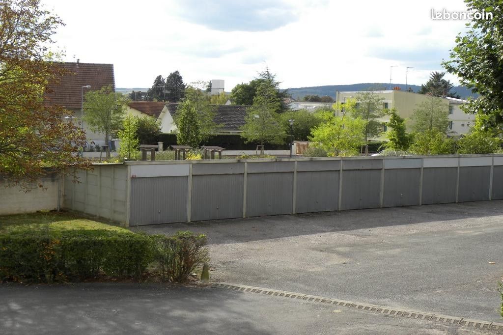 Parking/box Beaune · 75 €/mois