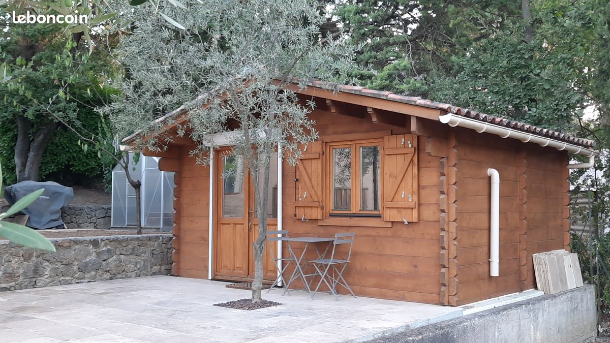 Appartement 1 pièce 18 m² · à Châteauneuf-le-Rouge · 18 m² · 490 €