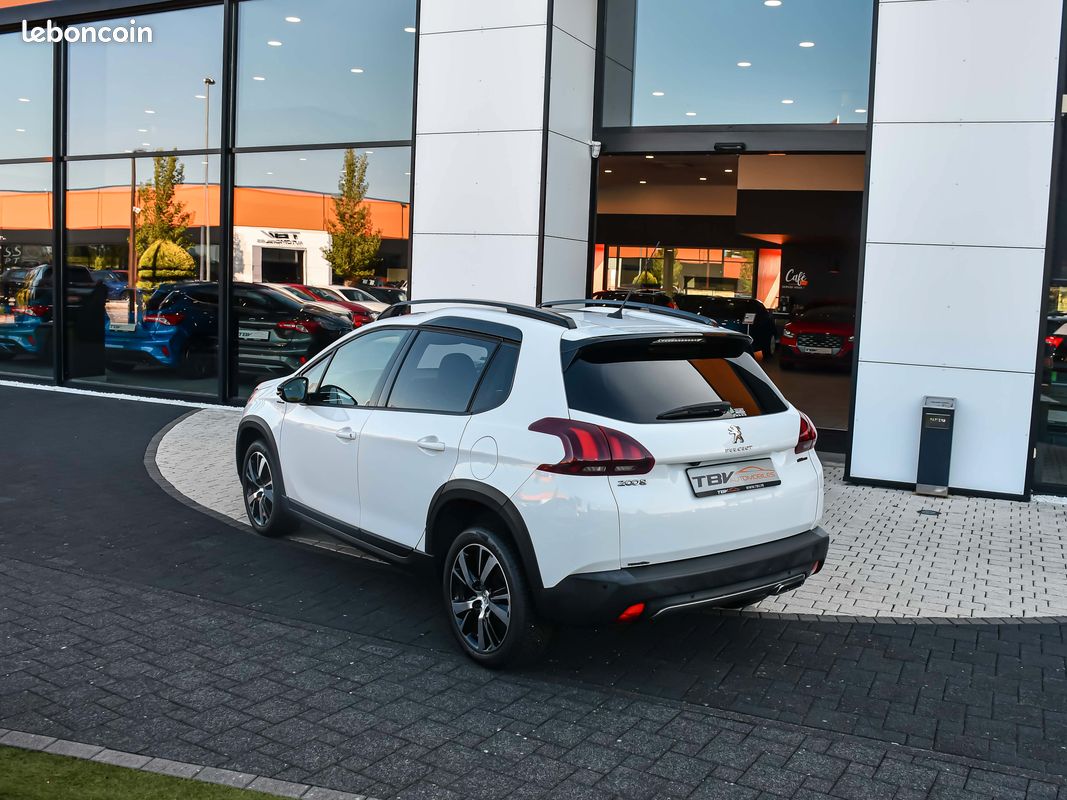 Peugeot 2008 1.6 BLUEHDI 120 TYPE GT LINE TOIT PANO GPS CAMERA SEMI CUIR CHAUFFANT GRIP CONTROL JANTES 17 (image 3)