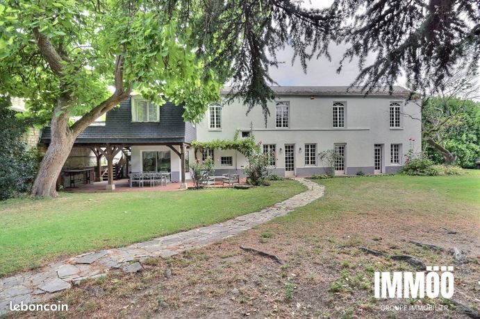 Propriété 10 pièces 215 m²