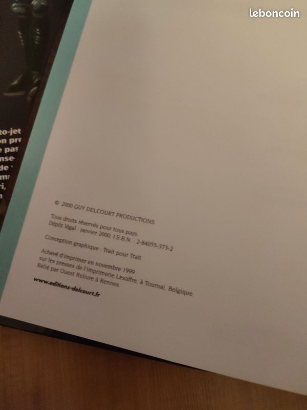 Dédicace Yoann lot deux bds Ninie rezergoude T1eo et dédicaces et T2 Delcourt omond, tome 1 abîmé au coin bas voir photo (image 6)