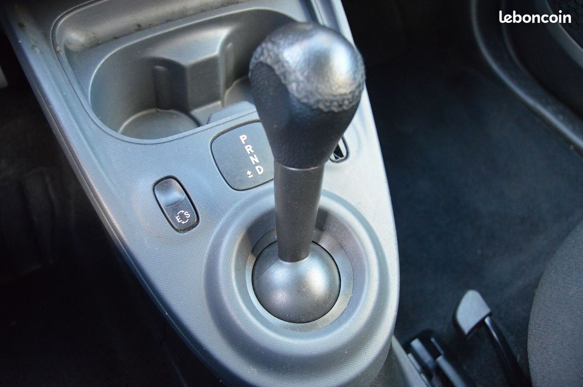 Smart FORTWO COUPE 71CH PURE TWINAMIC E6C (image 10)