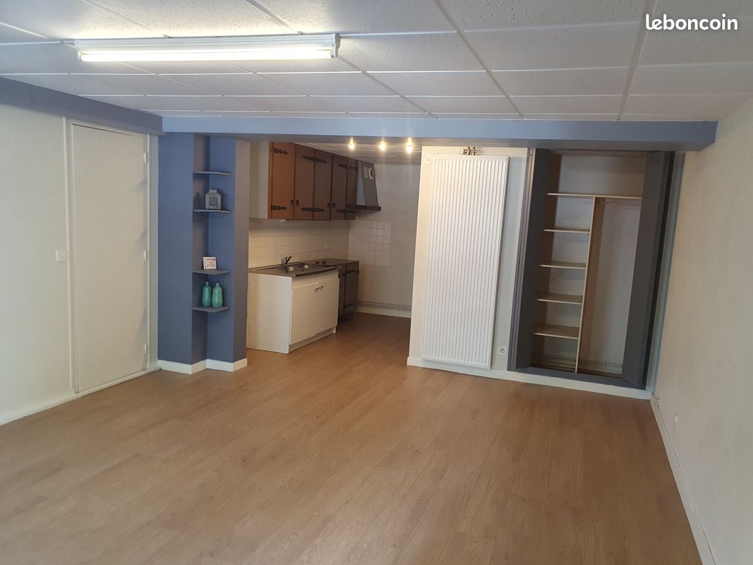 Appartement 1 pièce 38 m² · à Saint-Hilaire-du-Harcouët · 38 m² · 280 €