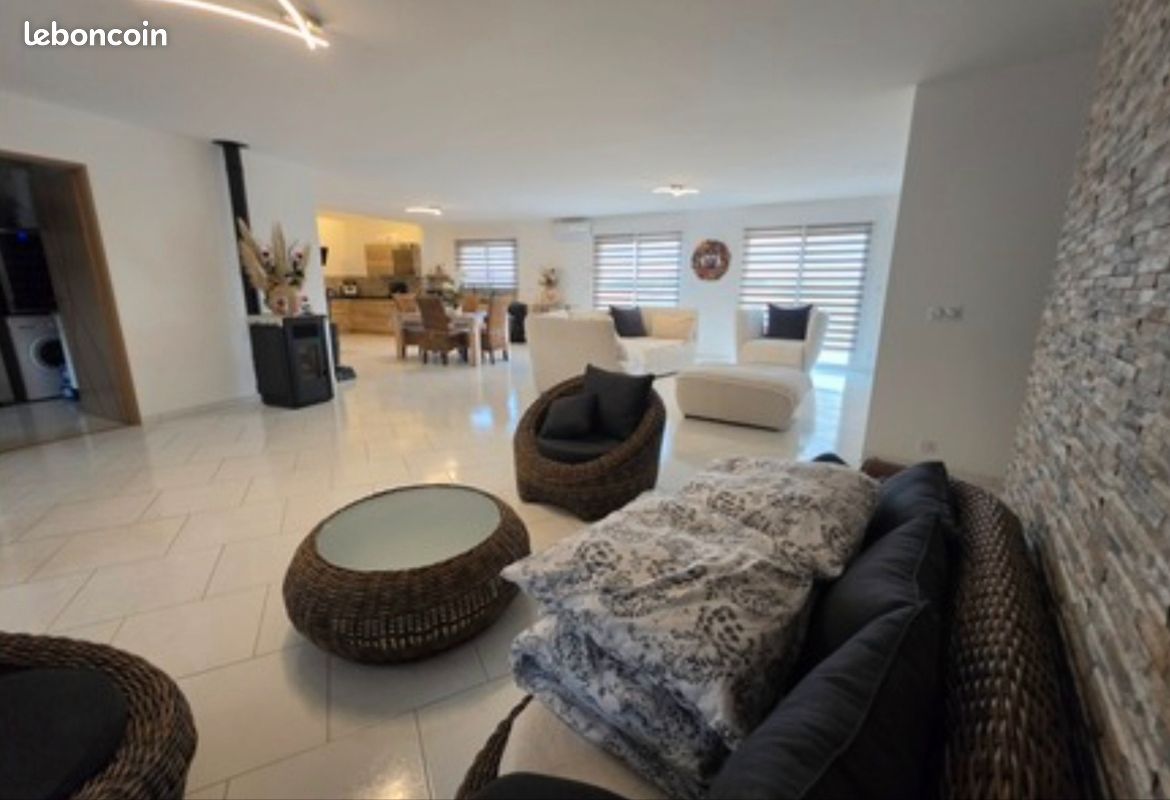 Maison 5 pièces 158 m² · à Giffaumont-Champaubert · 158 m² · 365 160 €