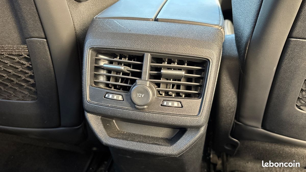 PEUGEOT 3008 1.2 PURETECH 130ch ALLURE EAT6 - Entretien complet * Carplay * Caméra * Grip Control (image 26)