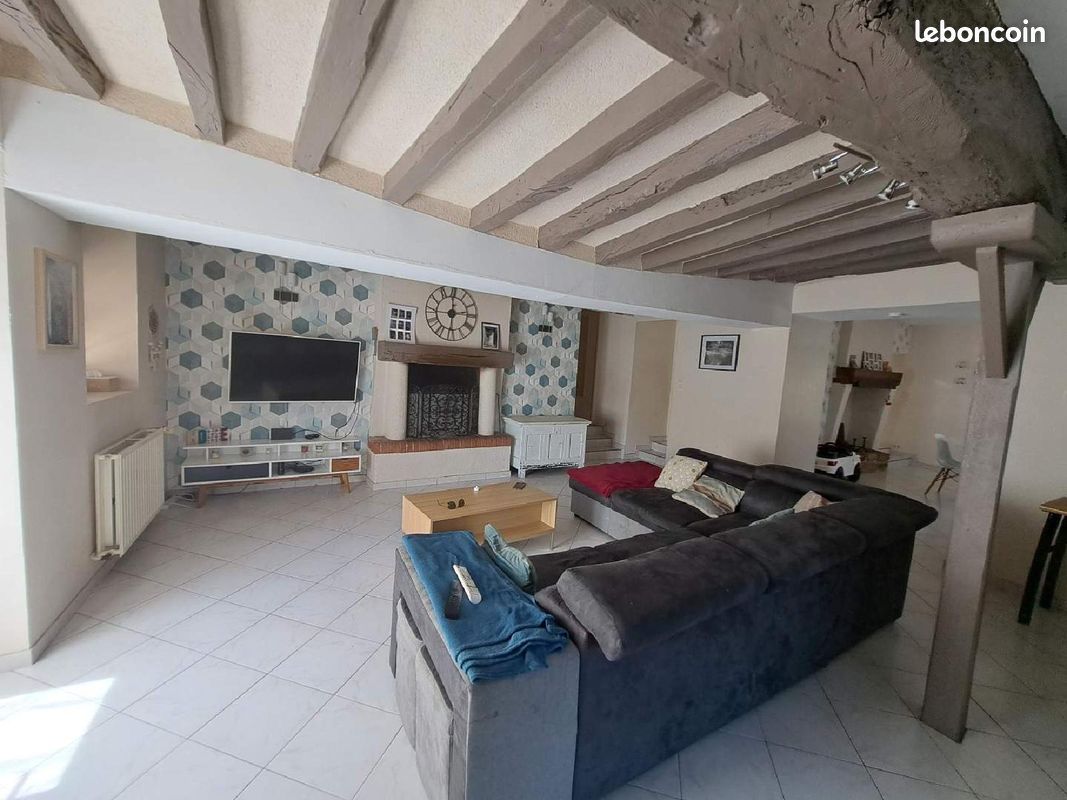 Maison 7 pièces 158 m² · à Saint-Saturnin-du-Limet · 158 m² · 135 880 €