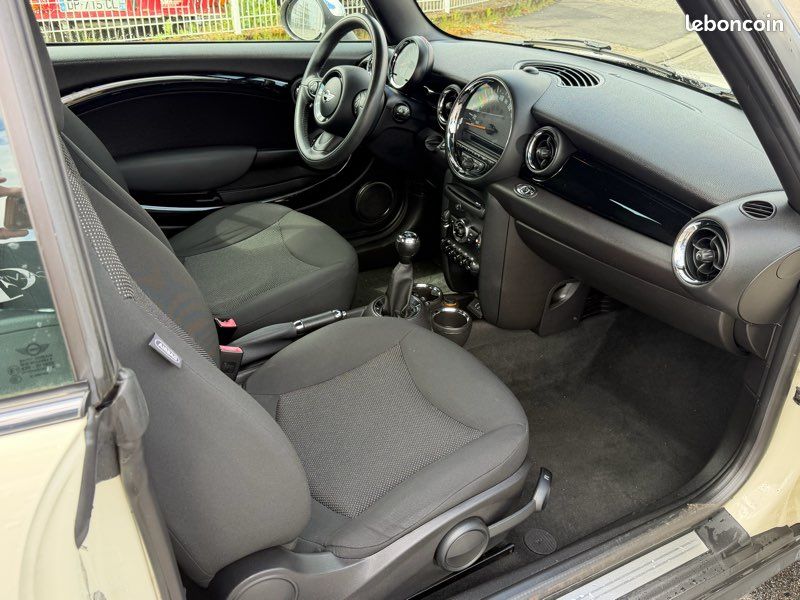 Mini Cabriolet 1.6i 98 One R57 Pack Salt (2015, 85000 Km) (image 5)