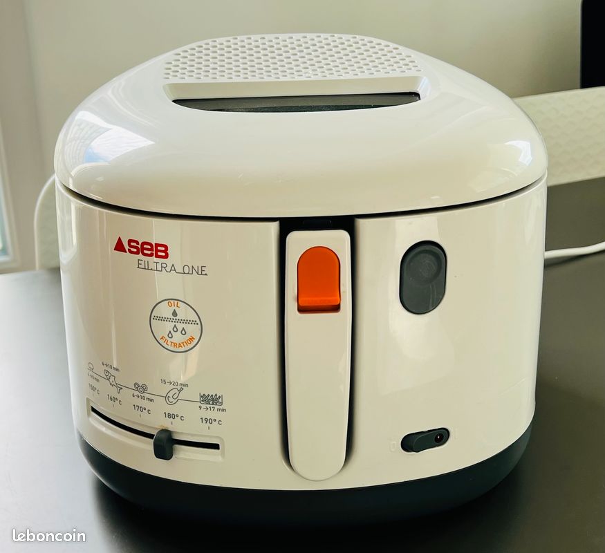 SEB Filtra One FF162100 Friteuse 1900 W - 2,1 L Huile, 0,9 Kg Frites, Filtre Permanent, Blanc