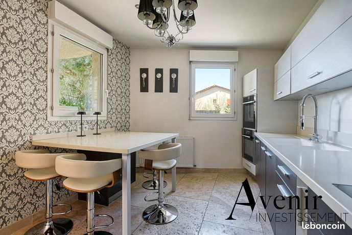 Maison 7 pièces 221 m² — 6