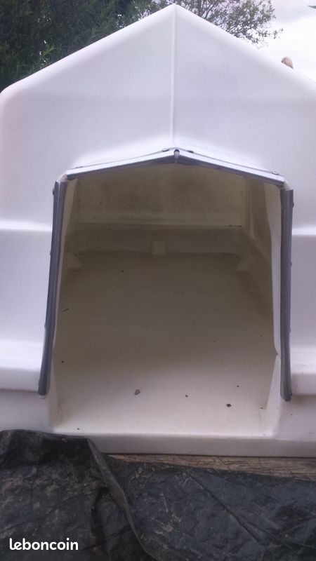 CABANE EN PLASTIQUE pour chien SABI (image 2)