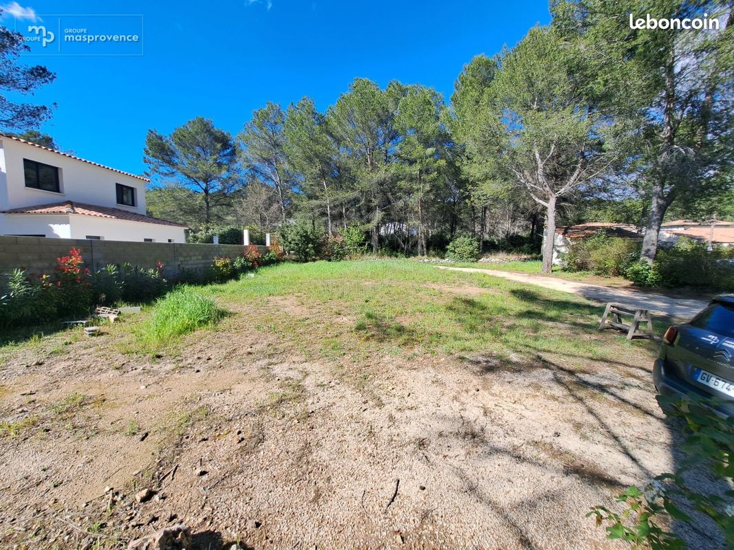 Terrain 1100 m² · à Ventabren · 399 900 €