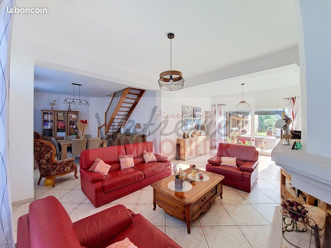 Maison 7 pièces 163 m² · à Vieux-Condé · 163 m² · 280 000 €