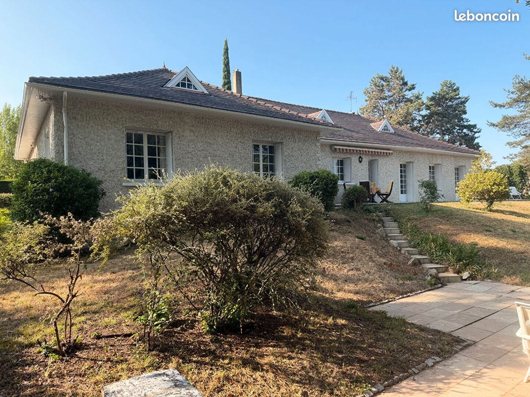 Maison 10 pièces 325 m² · à Poitiers · 325 m² · 549 000 €