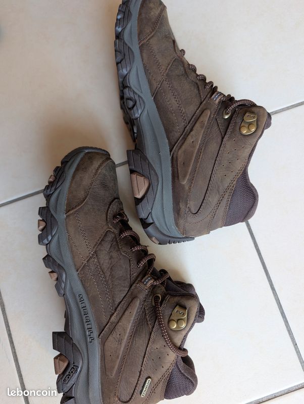 Chaussures De Marche Merrell Taille 42 - Marron - Baskets Sportives Neufes Avec Boîte