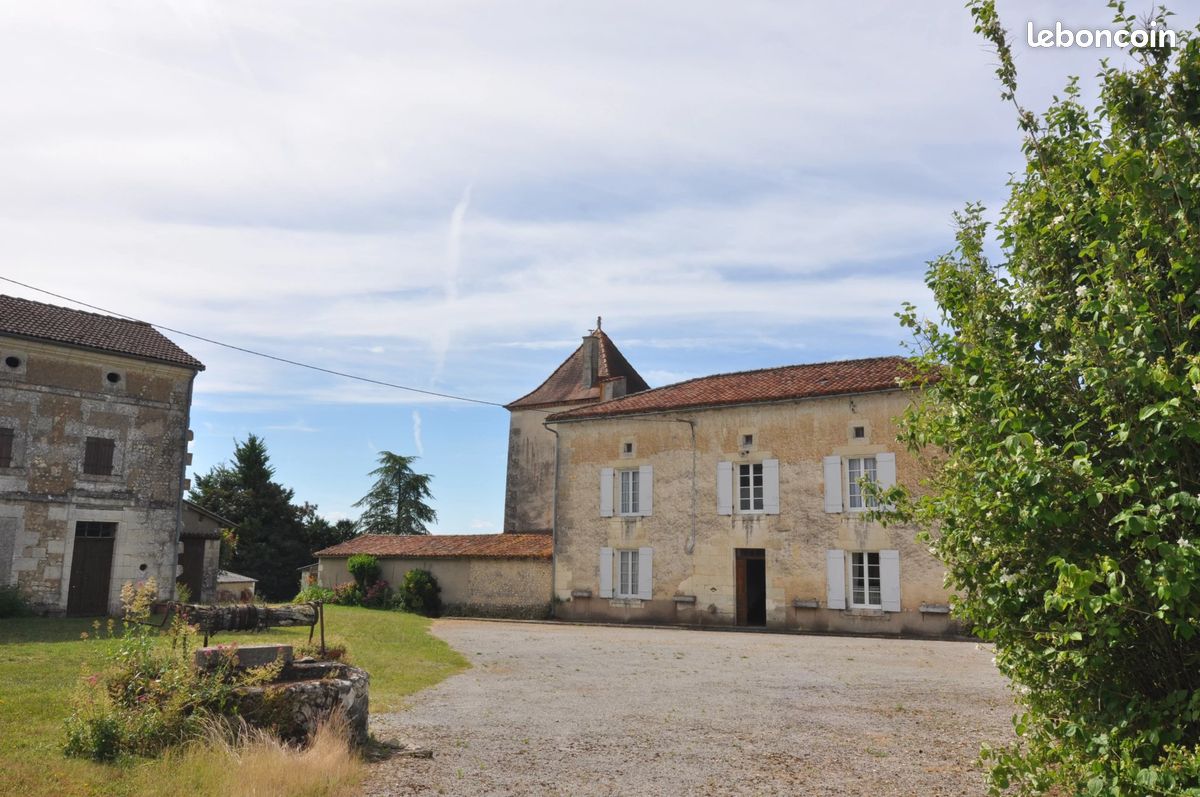 Maison 10 pièces 150 m² · à Aubeterre-sur-Dronne · 150 m² · 299 600 €