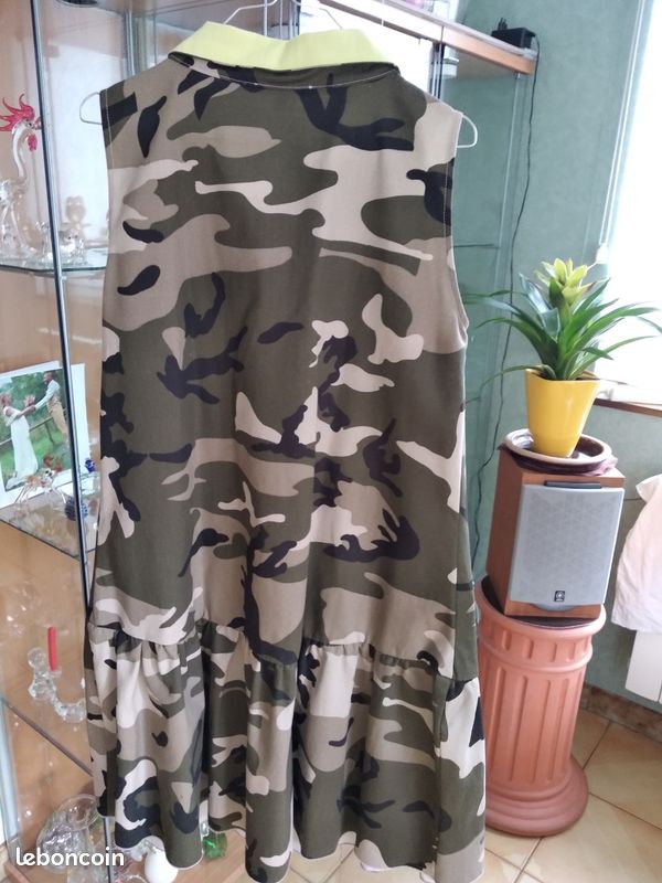 Robe tricot chic couleur verte taille 44 largeur 45cm cm, hauteur 95cm (image 2)