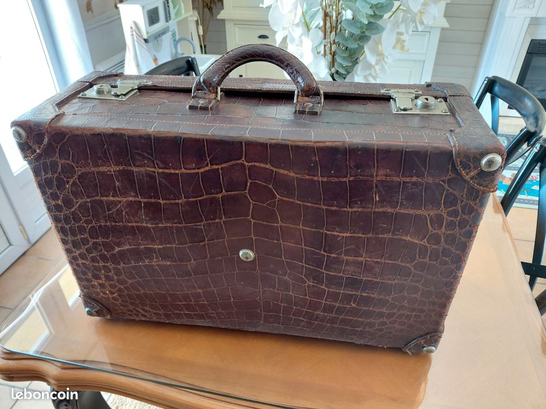 ANCIENNE VALISE EN carton Grise et Noir. EUR 19,90 - FR