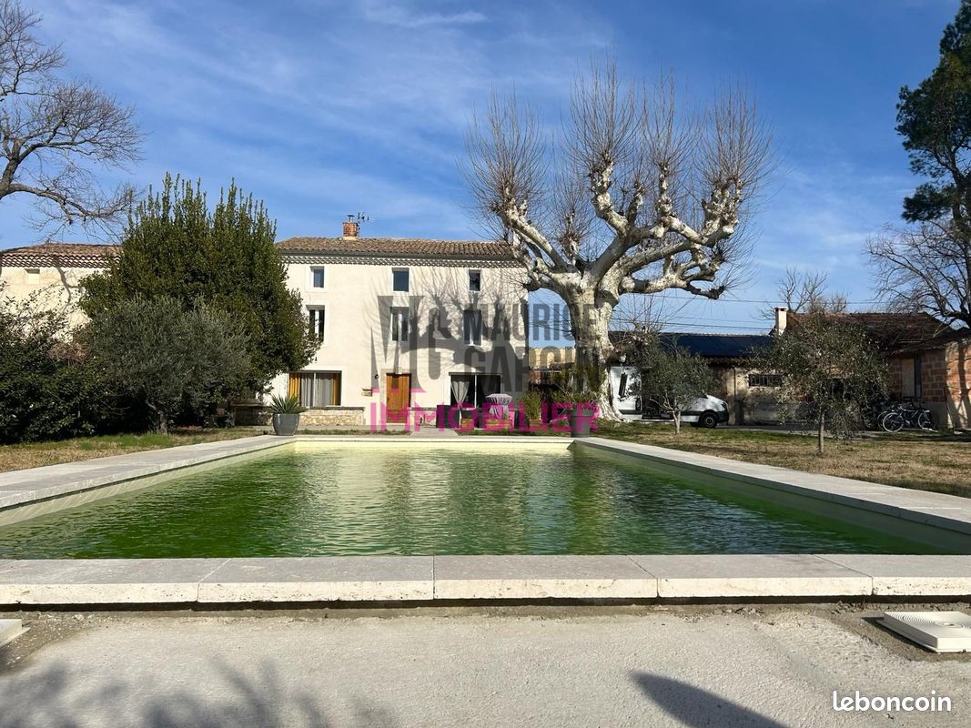 Maison 8 pièces 270 m² · à Monteux · 270 m² · 693 000 €