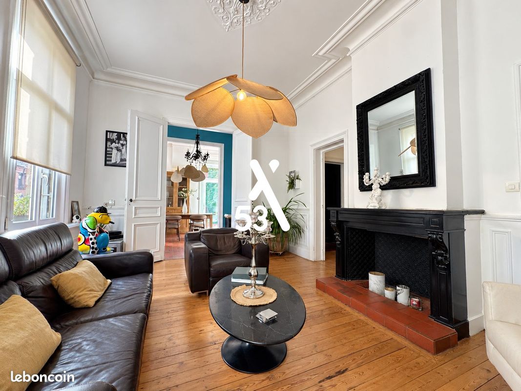 Maison 7 pièces 201 m² (image 2)