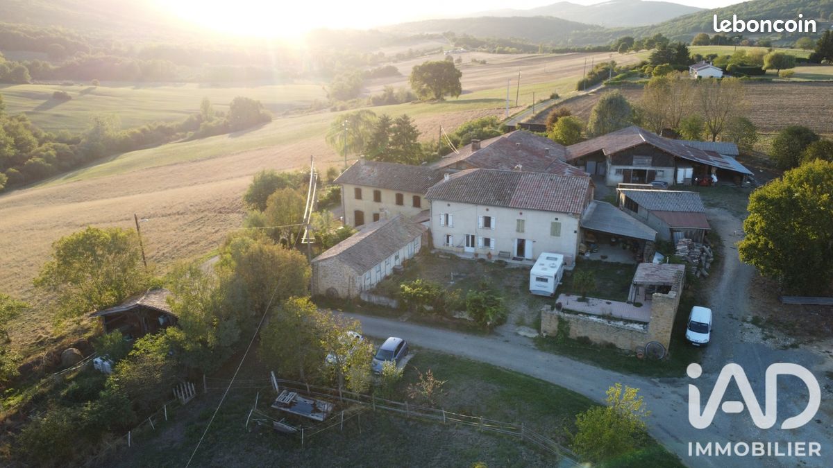 Maison 9 pièces 279 m² · à Montclar-de-Comminges · 279 m² · 299 000 €