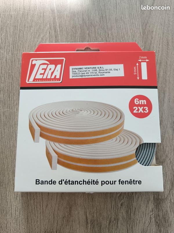 Bande d'étanchéité grise pour fenêtre et porte (image 1)