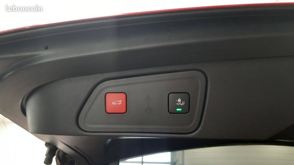 PEUGEOT 3008 PureTech 130ch S&S EAT8 GT (image 13)