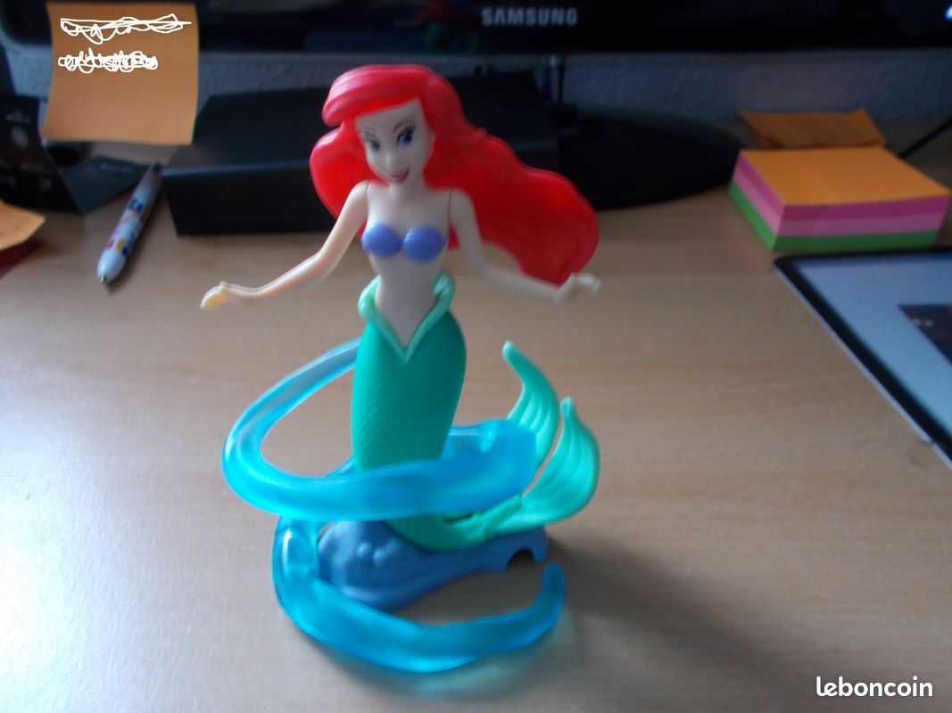 Figurine ARIEL maxi kinder Disney Princess 2025 Collection