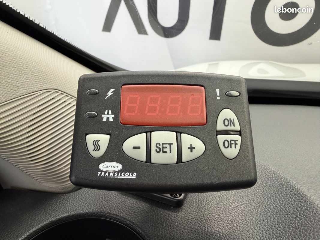 RENAULT Trafic 2.0 DCI 150 Frigorifique (image 19)