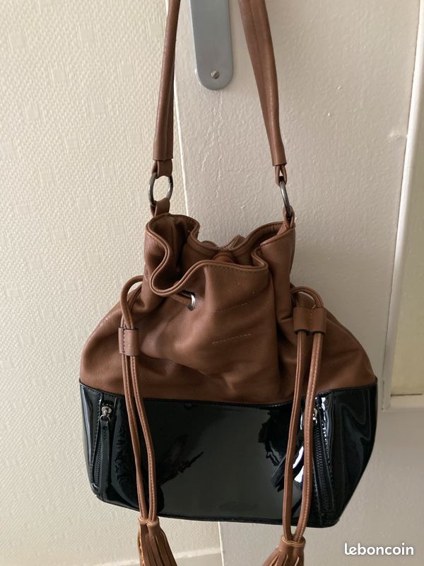 Sac bourse en simili cuir marron et vernis noir (image 2)
