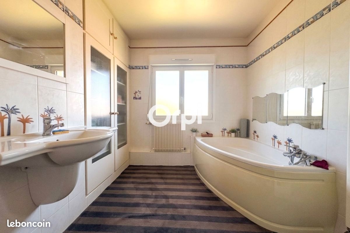 Appartement 3 pièces 94 m² · à Faches-Thumesnil · 94 m² · 189 900 €