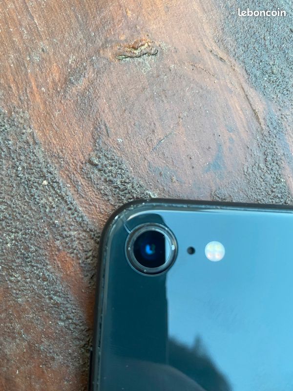 Iphone SE, Black, 64GB, génération 2020 (image 6)