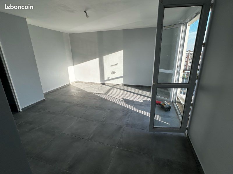 Appartement 5 pièces 77 m² · à Noyon · 77 m² · 85 000 €