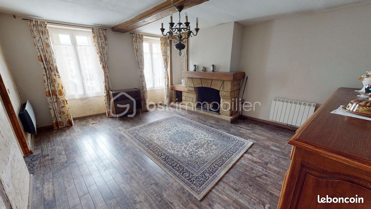 Maison 5 pièces 119 m² · à Corbeilles · 119 m² · 122 000 €