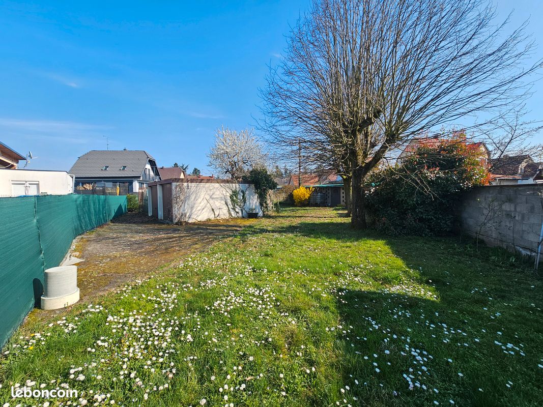 Terrain constructible de 631m² au calme à Ungersheim · 109 500 €