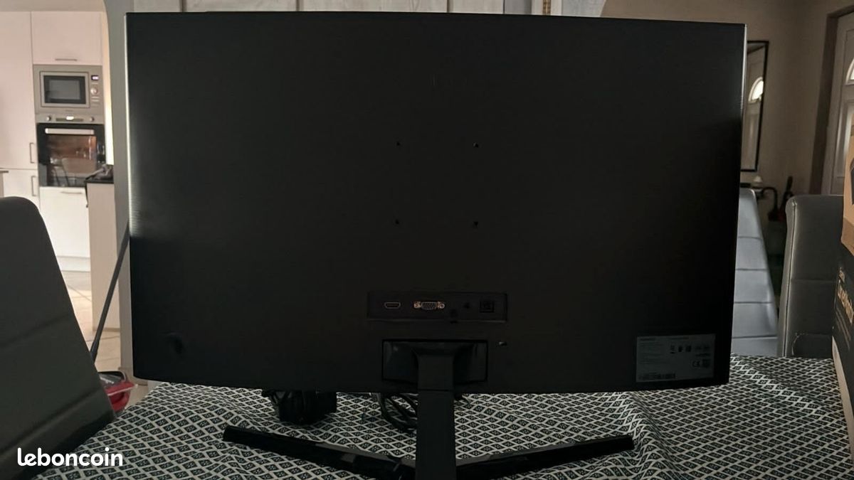 Écran Samsung 27" Incurvé Full HD C27F396 (image 3)