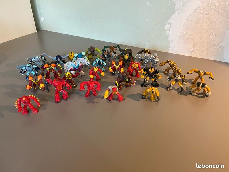 Lot de 31 Figurines GIOCHI PREZIOSI Gormiti (image 1)
