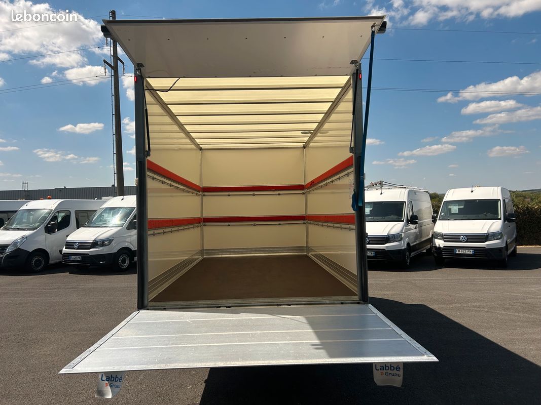 Ford Transit 2.0 ECOBLUE 130ch 3.5T Caisse Grand Volume 20m3 Hayon Elévateur Sorënsen 750kg Pack Trend Business S&S (image 14)