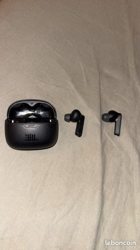 Écouteur Bluetooth JBL noir (image 2)