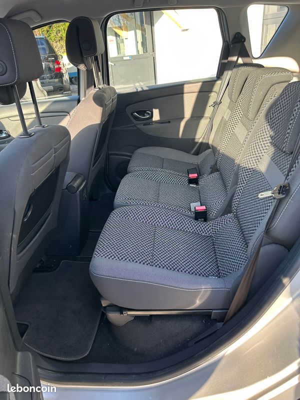 Renault scenic iii 1.6 dci 130 expression (image 7)