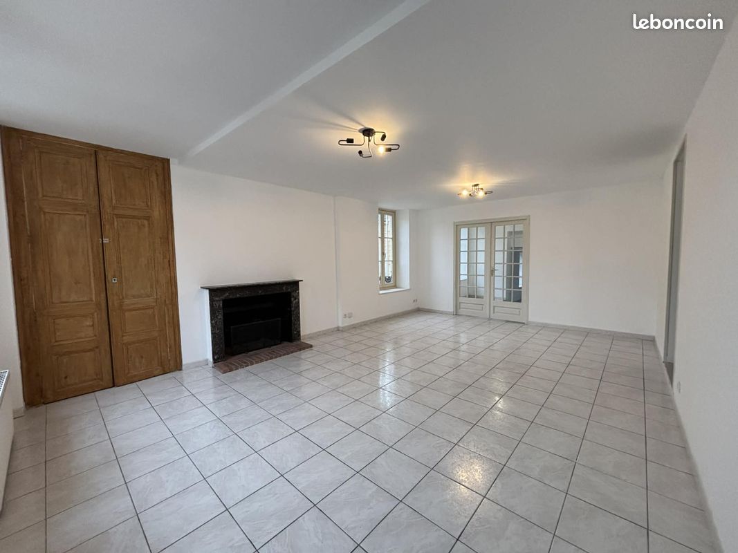 Appartement 5 pièces 118 m² · à Charleville-Mézières · 118 m² · 750 €/mois