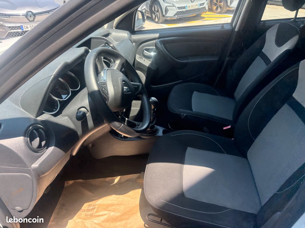 DACIA Duster dCi 110 4x2 Black Touch 2017 (image 10)
