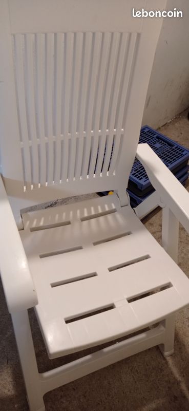 Chaise blanche (image 3)