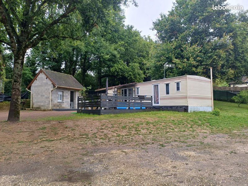 Terrain avec mobil home · à Saint-Privé · 50 000 €
