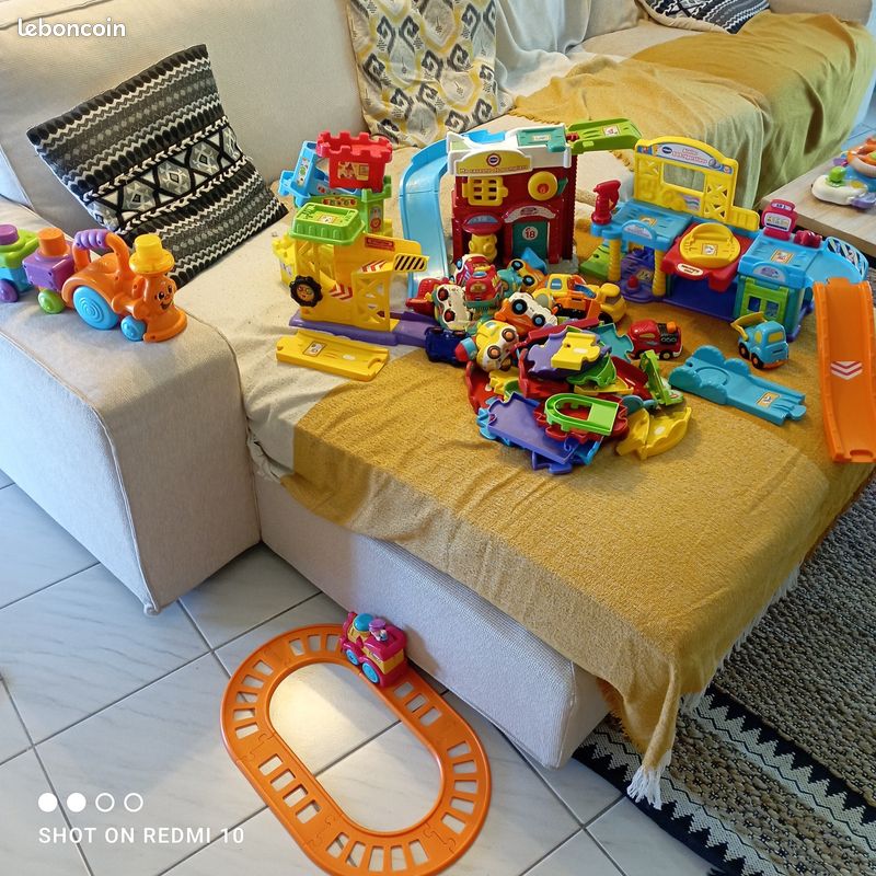 Lot Tutut mobile et trains 2/3 ans (image 1)