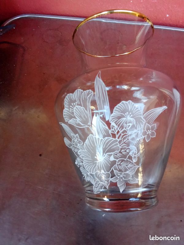Vase (image 1)