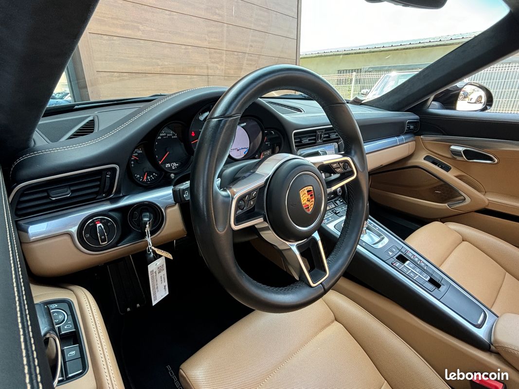 Porsche 911 991.2 Carrera 4 (image 9)
