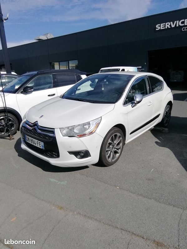 Ds 4 BlueHDi 120 BVM6 Sport Chic (image 1)