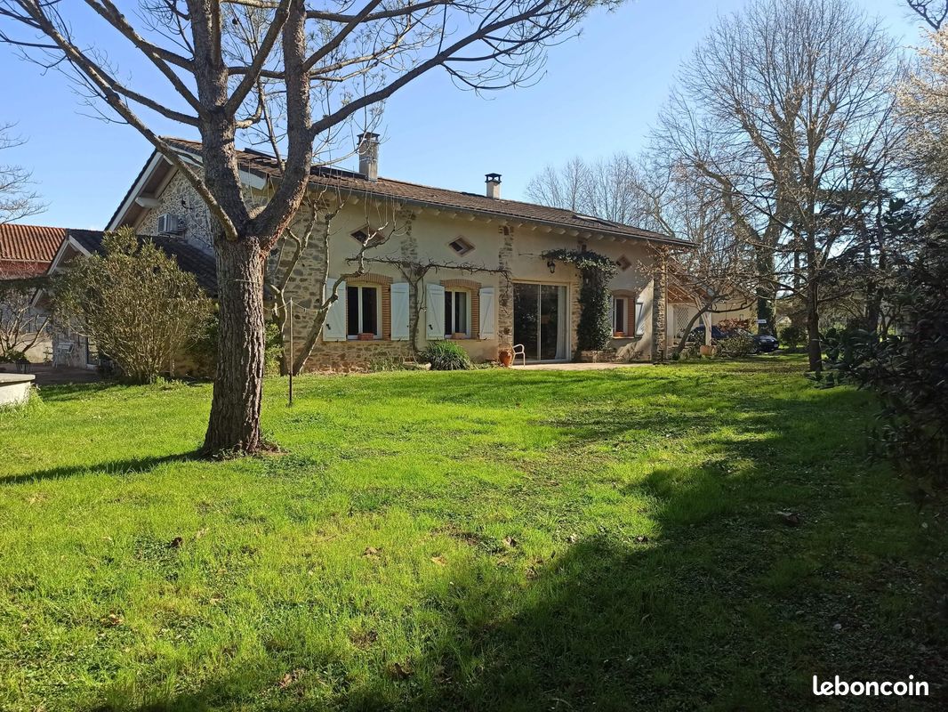 Maison 8 pièces 262 m² · à Revel · 262 m² · 498 000 €